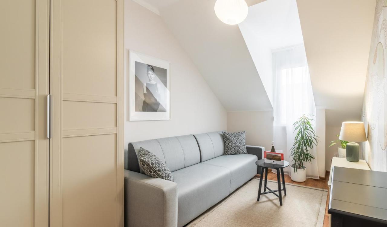Monarchia Apartman Pearl Mosonmagyarovar Bagian luar foto
