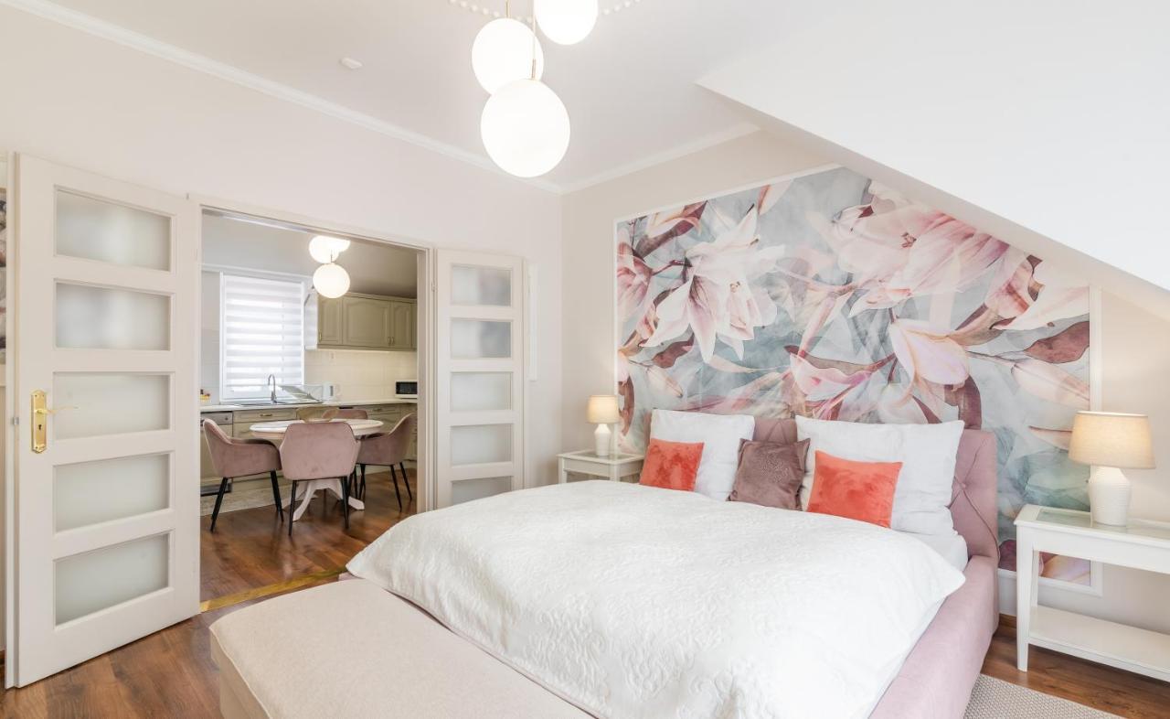Monarchia Apartman Pearl Mosonmagyarovar Bagian luar foto