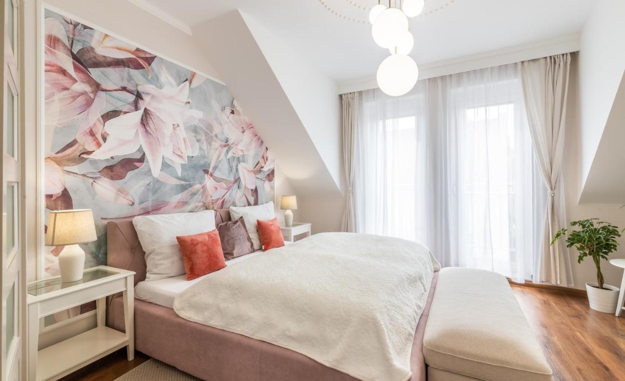 Monarchia Apartman Pearl Mosonmagyarovar Bagian luar foto