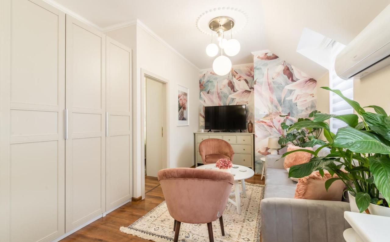 Monarchia Apartman Pearl Mosonmagyarovar Bagian luar foto