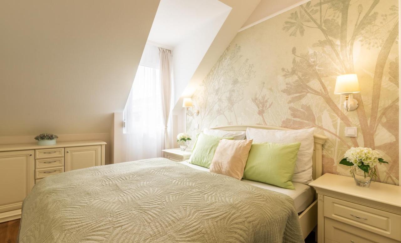 Monarchia Apartman Pearl Mosonmagyarovar Bagian luar foto