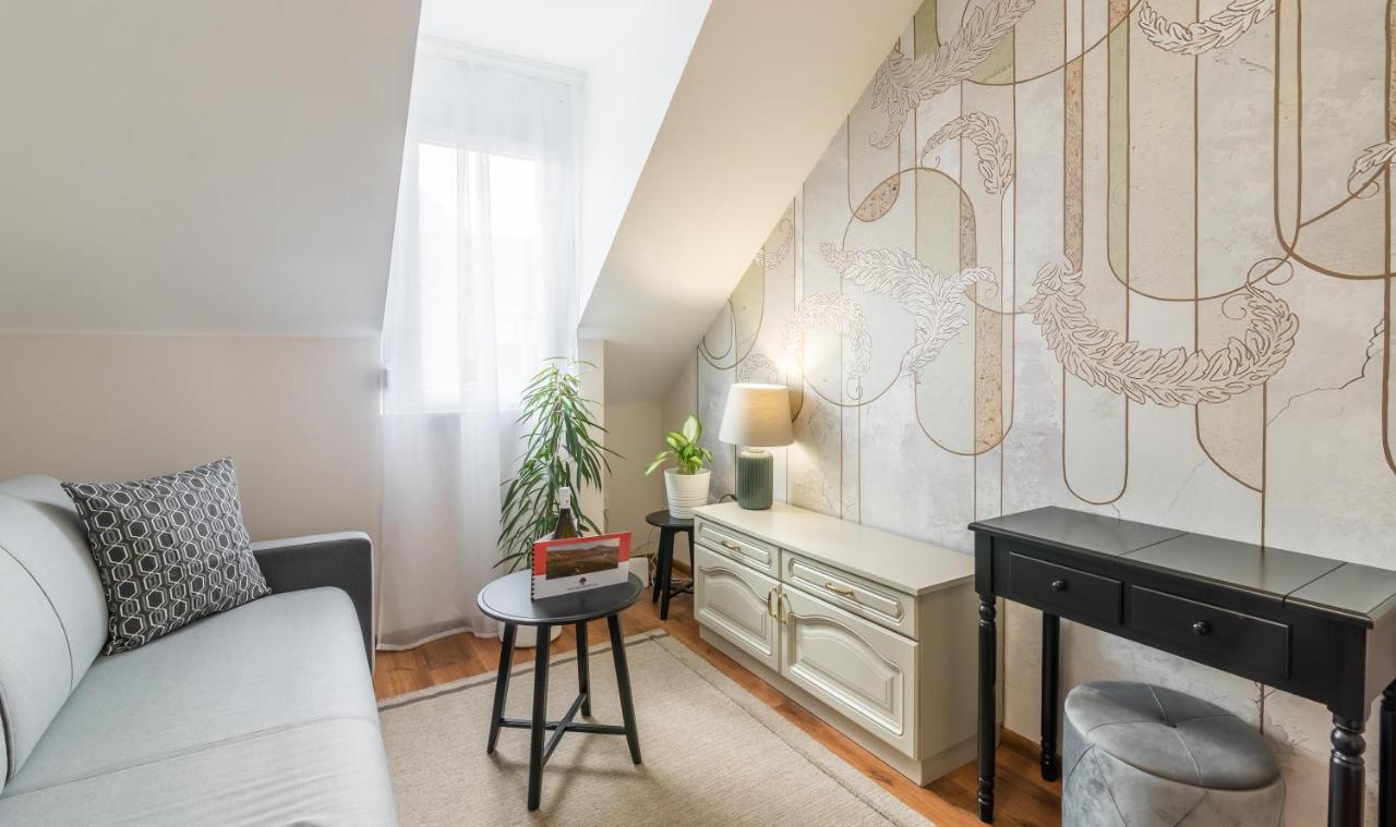 Monarchia Apartman Pearl Mosonmagyarovar Bagian luar foto