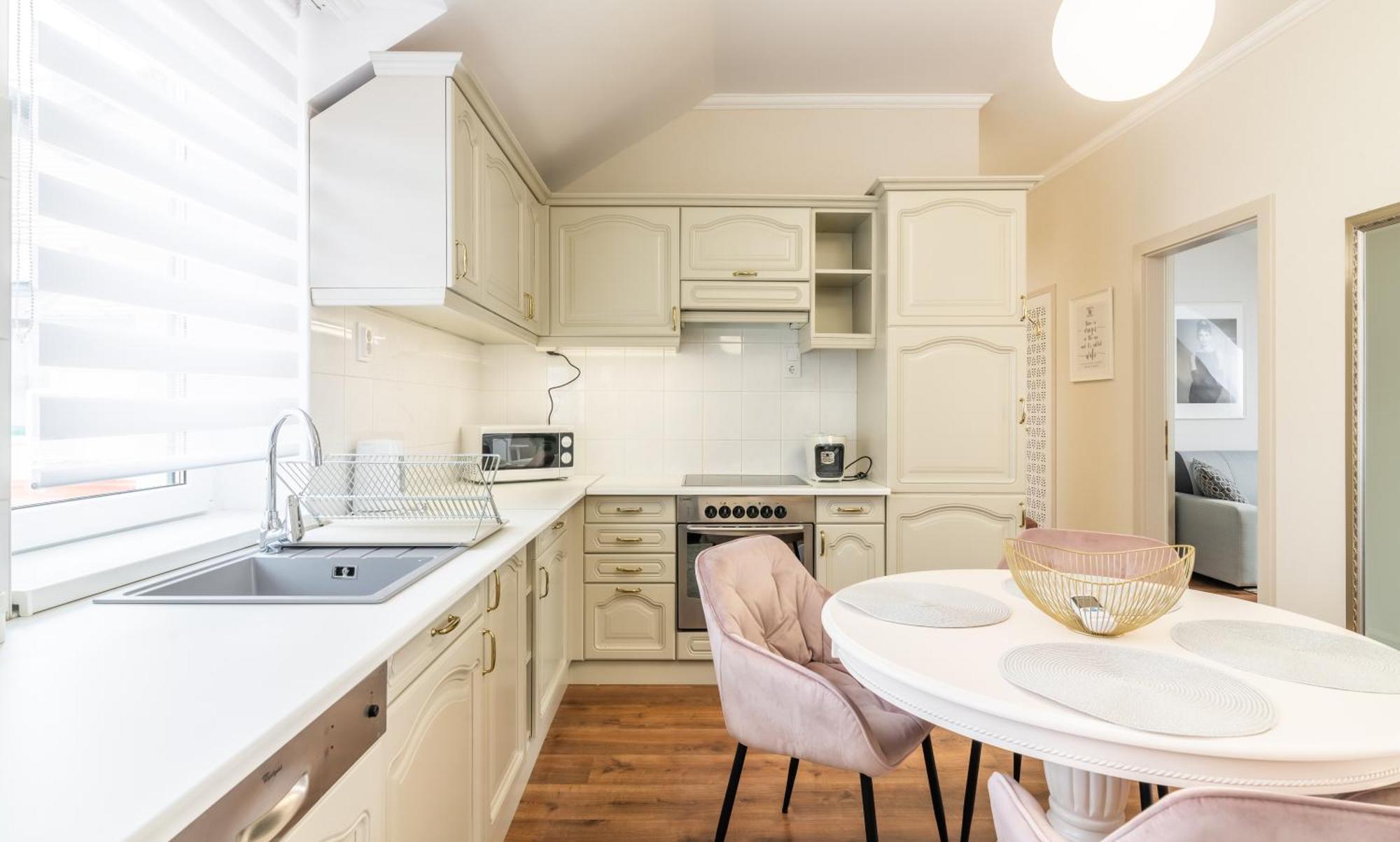 Monarchia Apartman Pearl Mosonmagyarovar Bagian luar foto